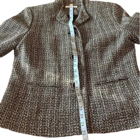 JM Collection sz 8 vintage 4 buttoned lined jacket with pockets and cuffs. - Picture 9 of 11